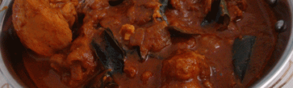 Varutharacha Kozhi Curry/ Chicken in Roasted Coconut Gravy