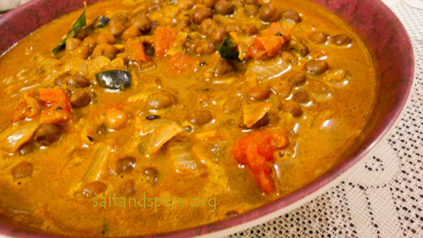 varutharacha-kadala-curry2