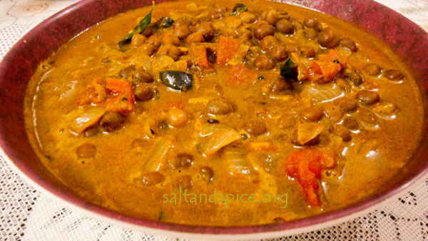 varutharacha-kadala-curry1